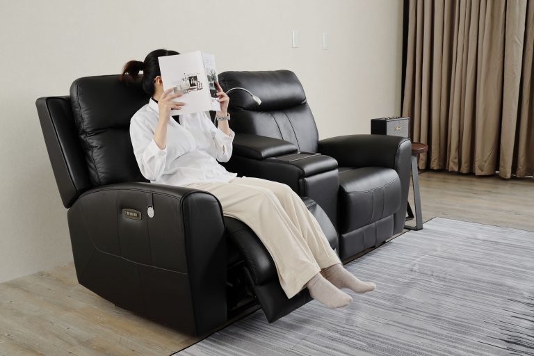 大漢家具電動沙發皆採人體工學設計，讓你坐久也不怕累