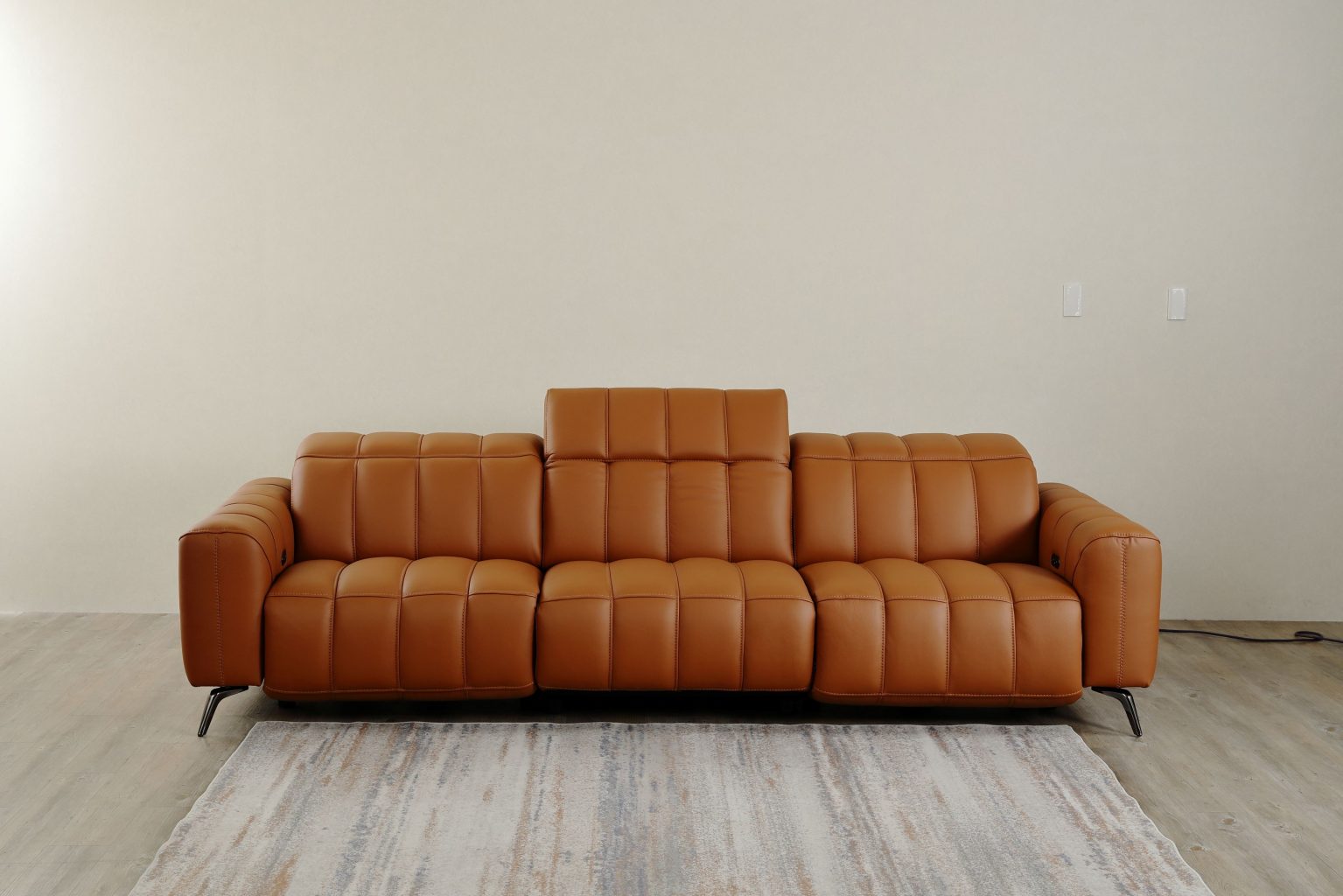 不知道電動沙發尺寸怎麼量嗎？來大漢家具就對了！