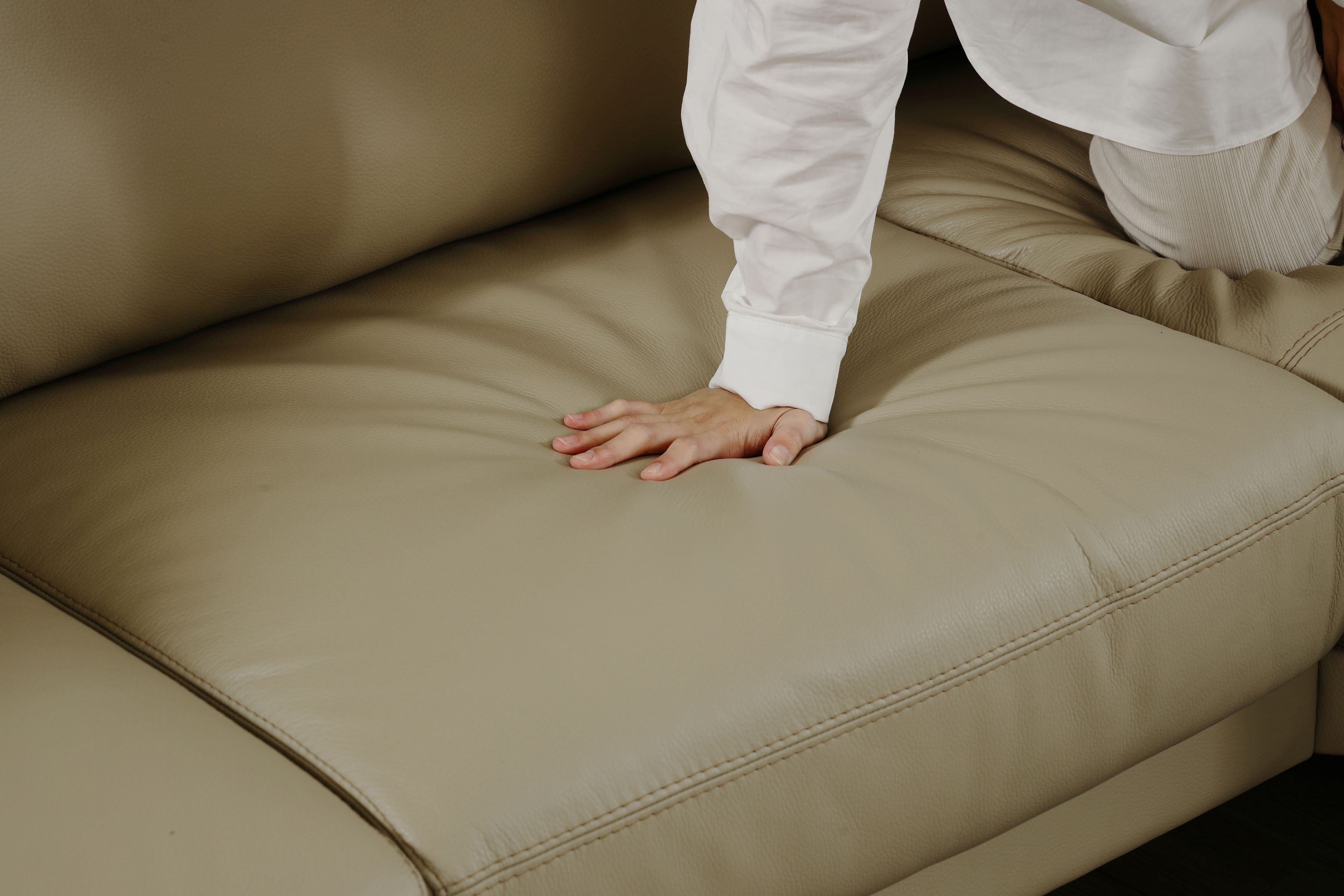 想買一張可以避免高密度泡棉缺點的電動沙發，就到大漢家具