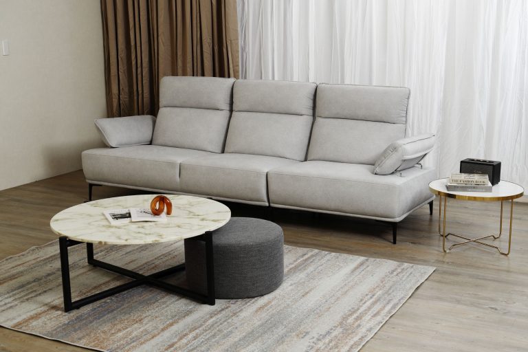 像是這樣的電動沙發，就是工業風的好選擇