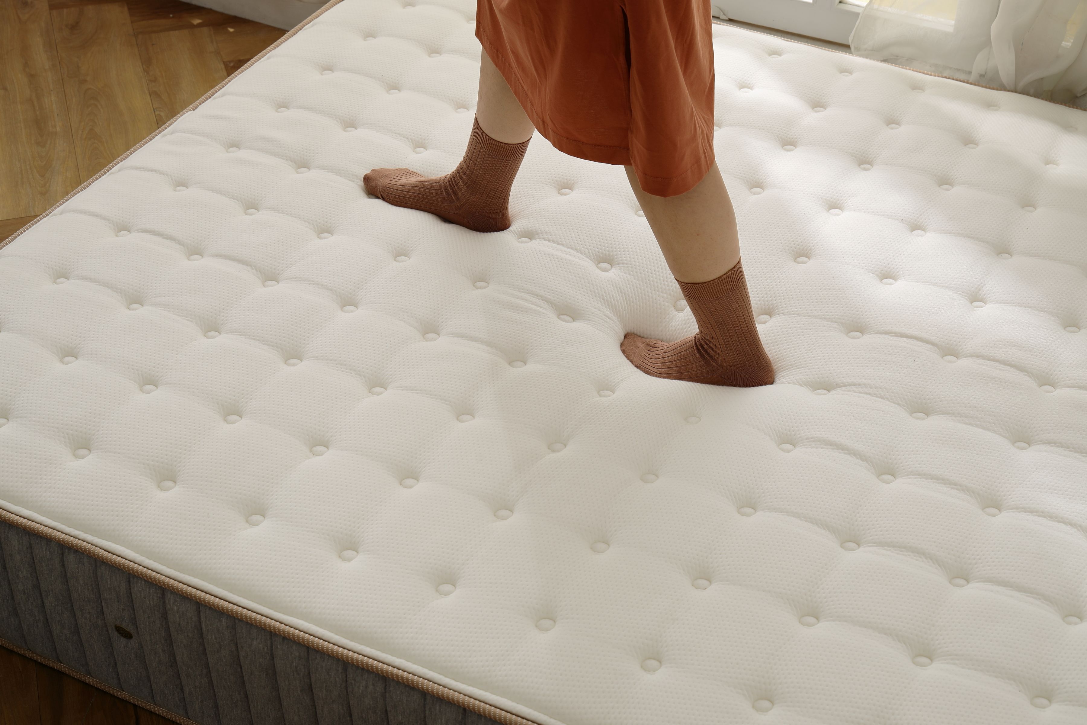 如果不確定自己的床墊是不是該換了，也可以聯絡大漢家具客服詢問