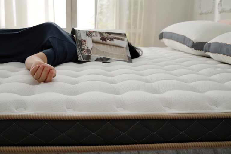 軟床能自然貼合身體曲線，讓肌肉放鬆