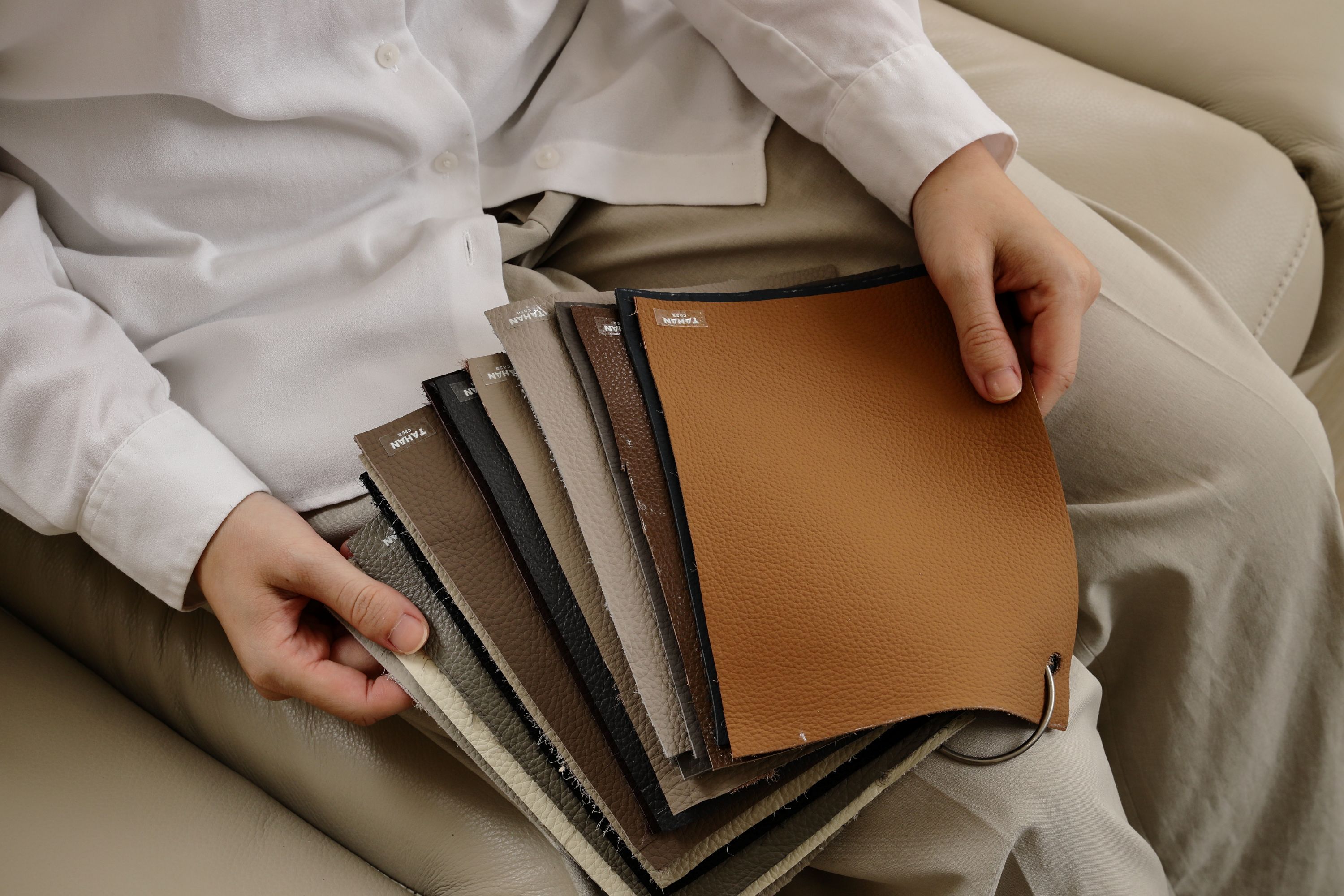 大漢家具的電動沙發使用許多種不同的耐用材質可供選擇