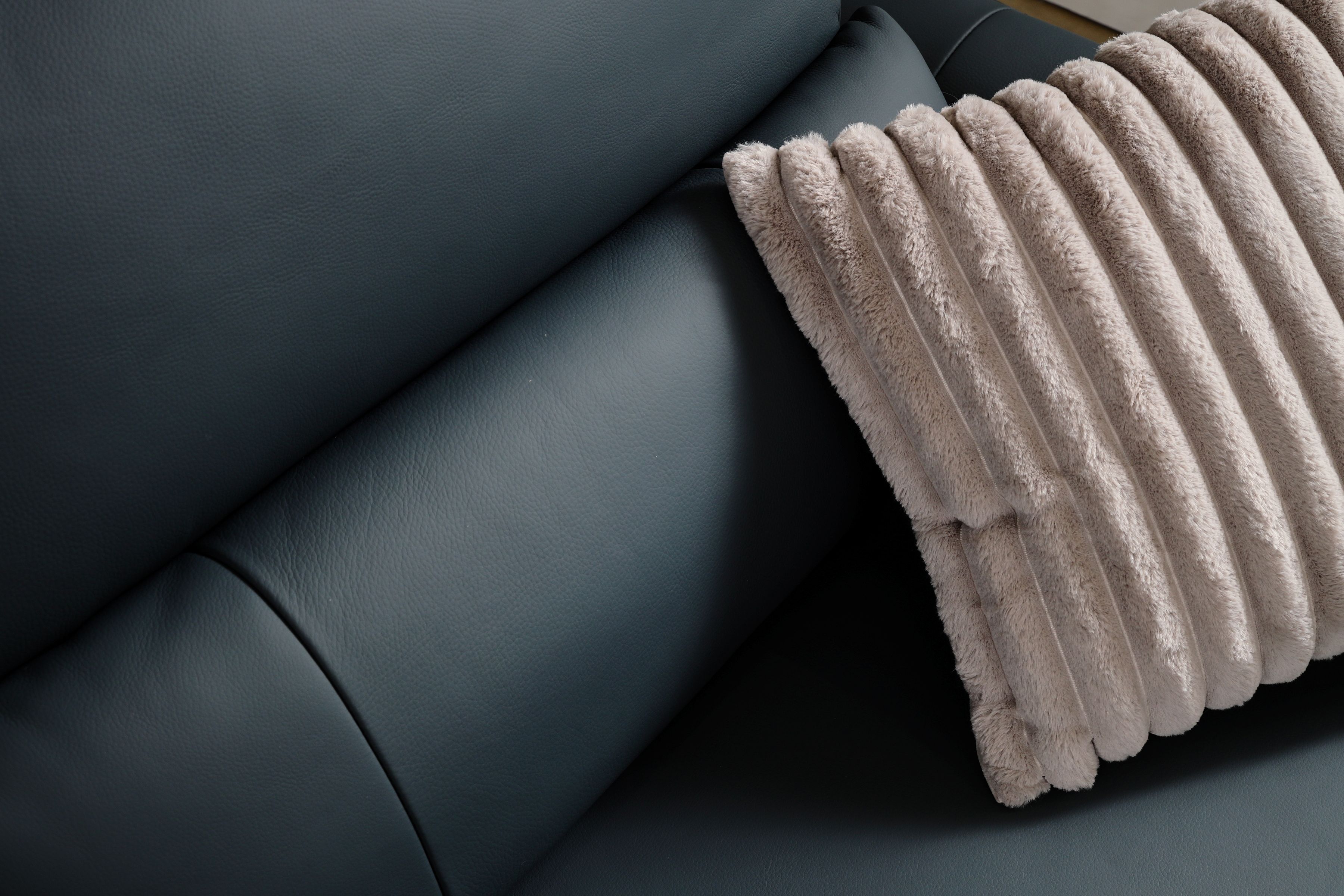 大漢家具的電動沙發，用最高品質的皮革，減少你保養上的困難