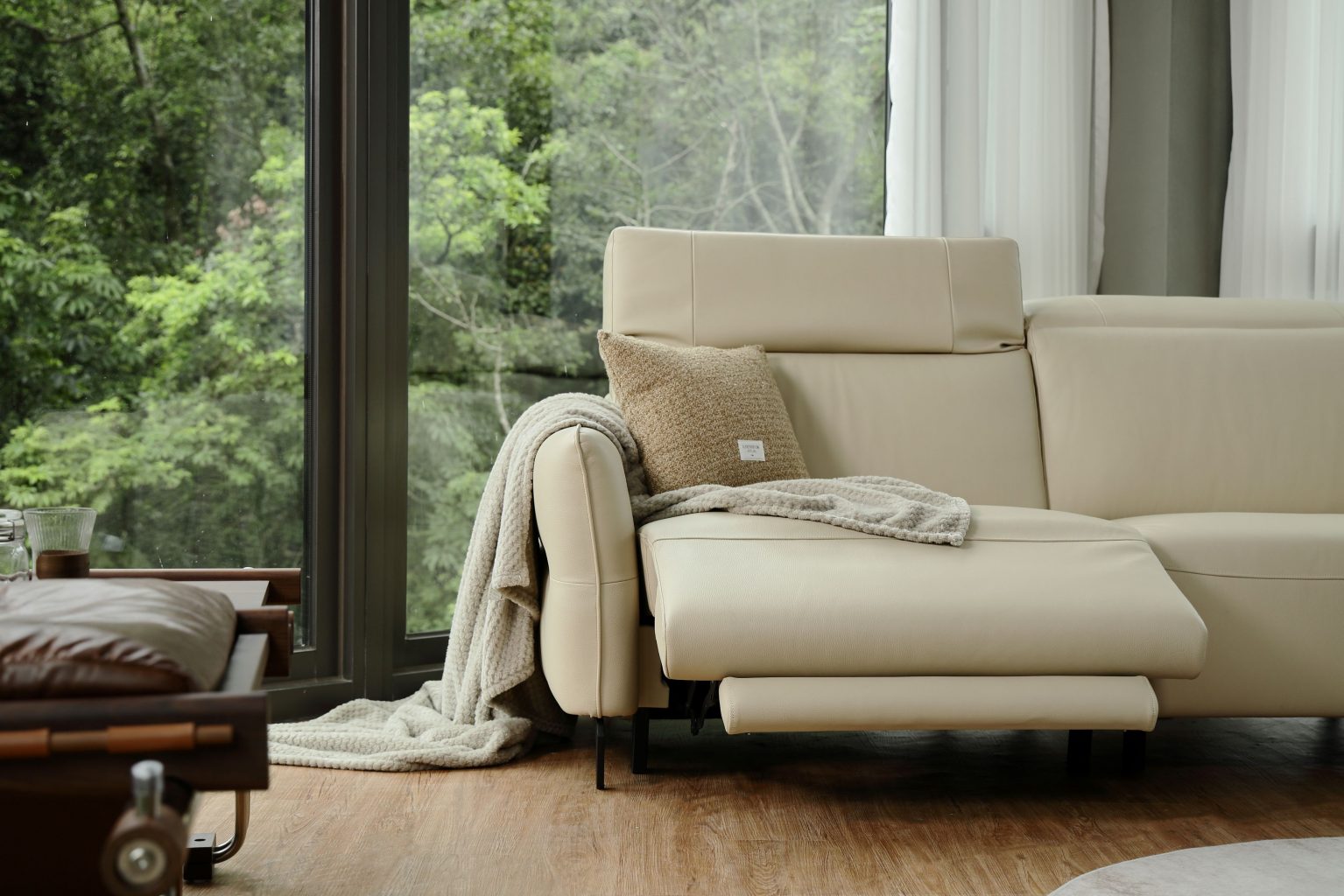 極簡風電動沙發就來大漢家具！