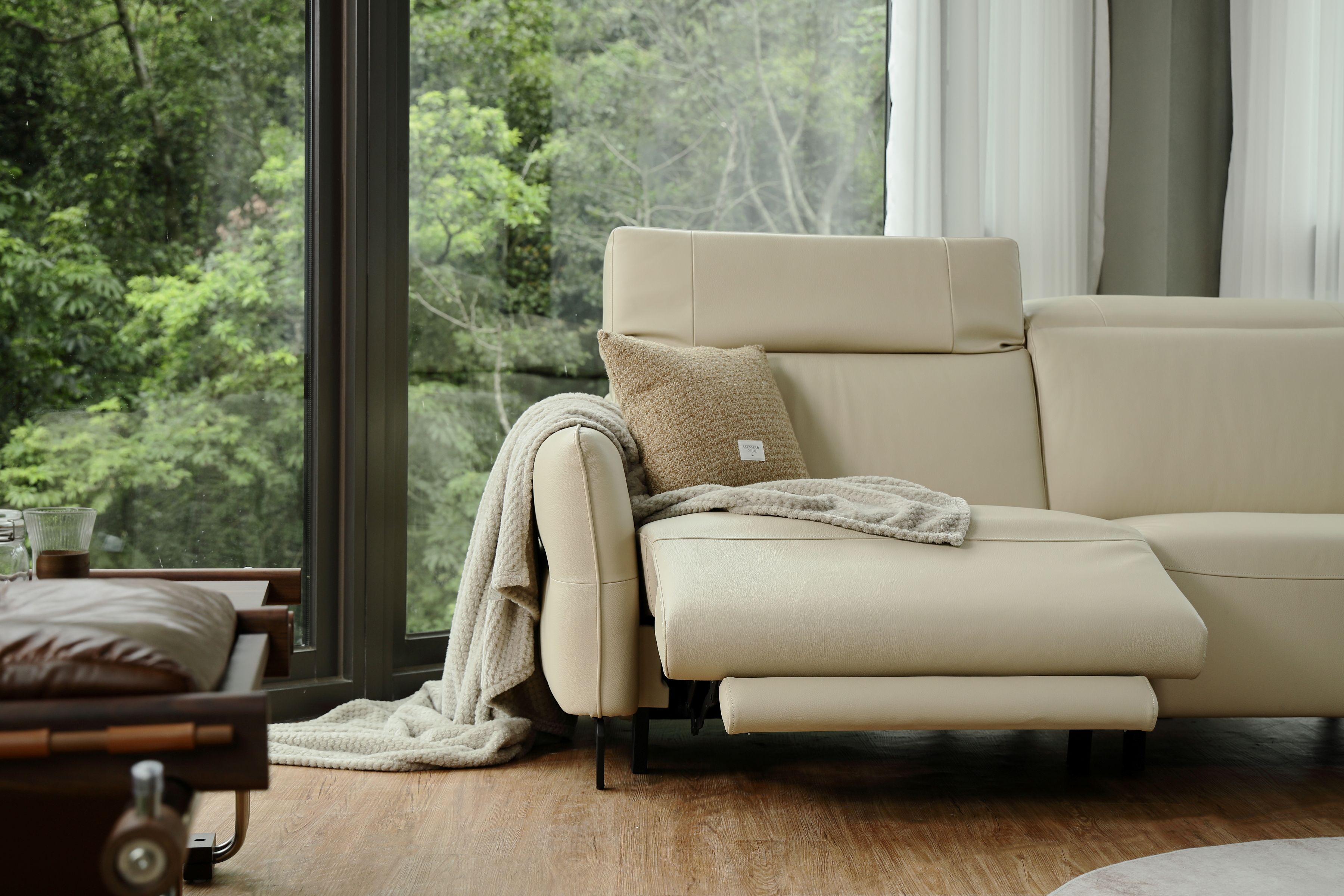 極簡風電動沙發就來大漢家具！