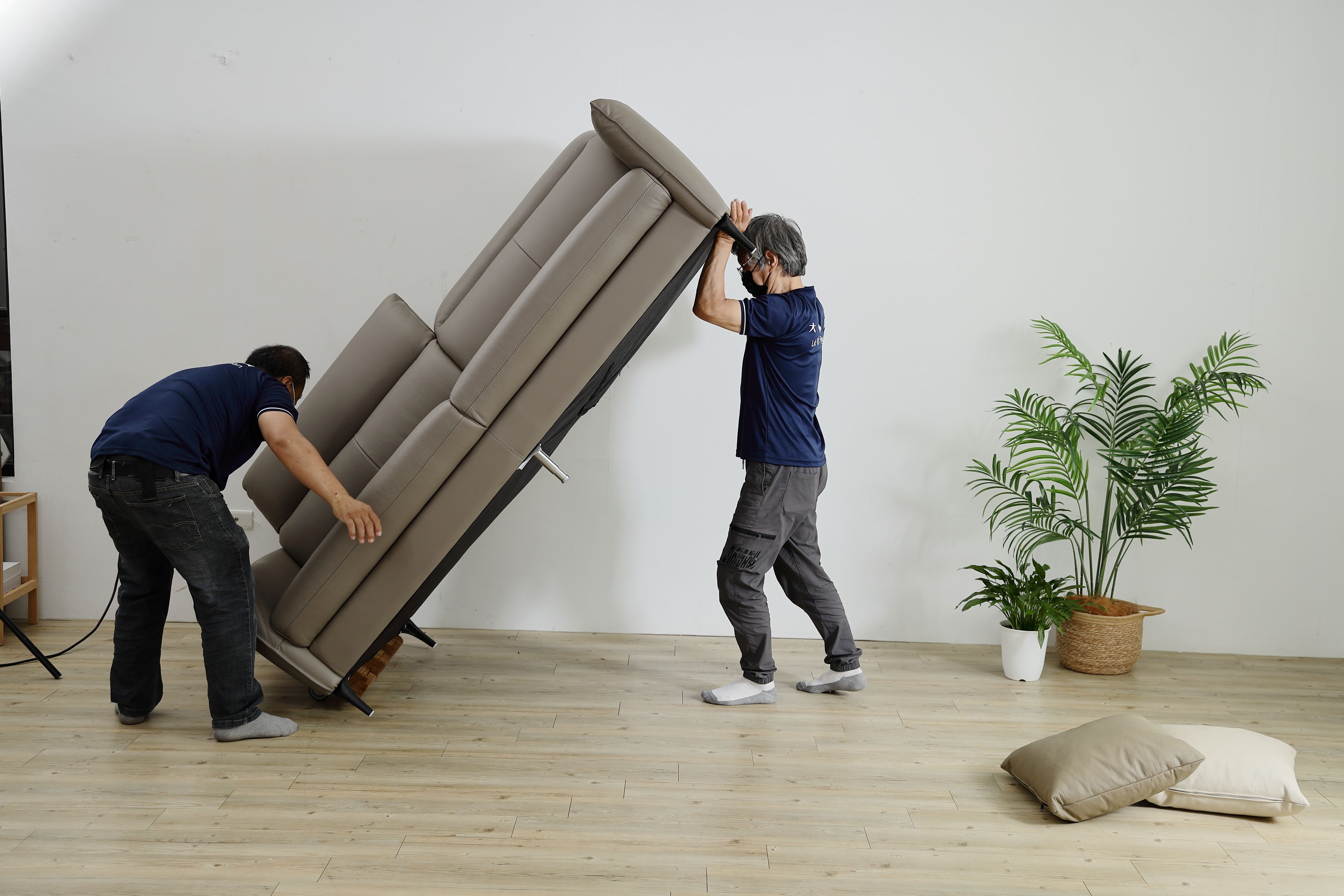 找部分產品提供三年保固加終身維修服務的大漢家具，電動沙發修理時就不用擔心沒有保障