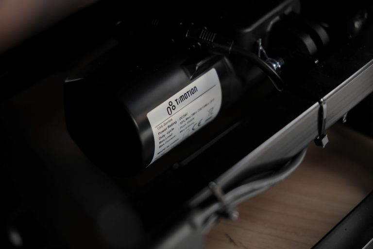大漢家具的電動沙發使用國際大廠電機,不用擔心維修時找不到零件的困擾