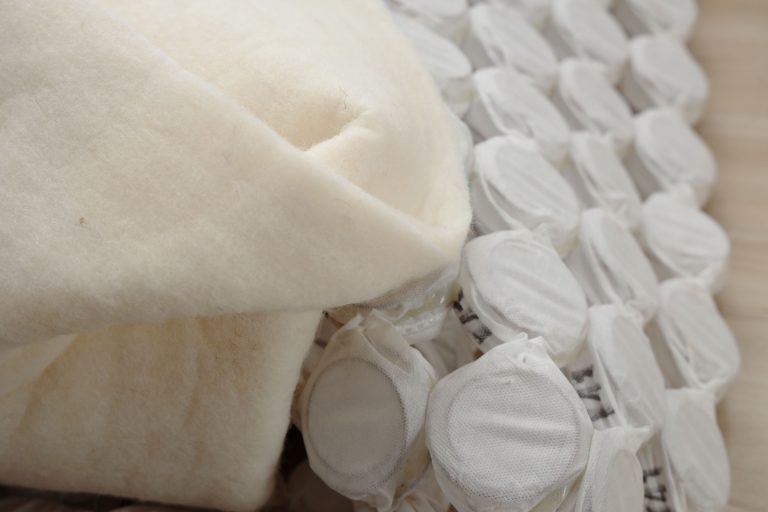 大漢家具的獨立筒床墊採親膚天絲材質,讓你使用上更放心