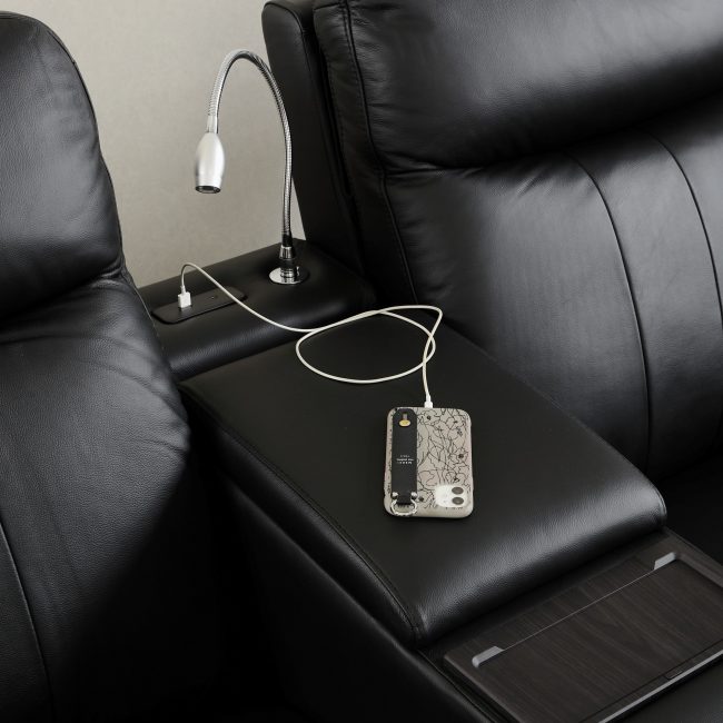 現在就到大漢家具，體驗電動沙發USB充電功能的便利