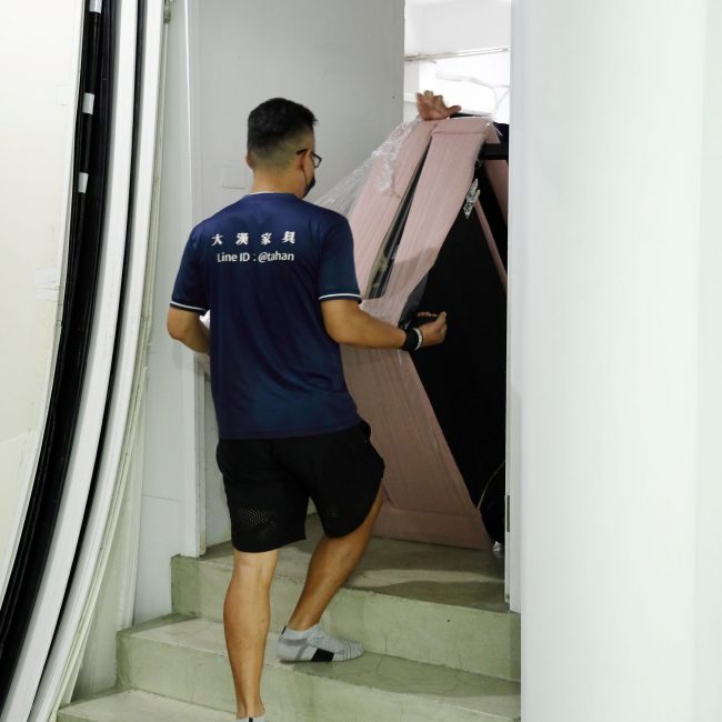 到大漢家具買電動沙發時，如果也需要處理掉舊的電動沙發，可以詢問大漢家具客服幫忙！